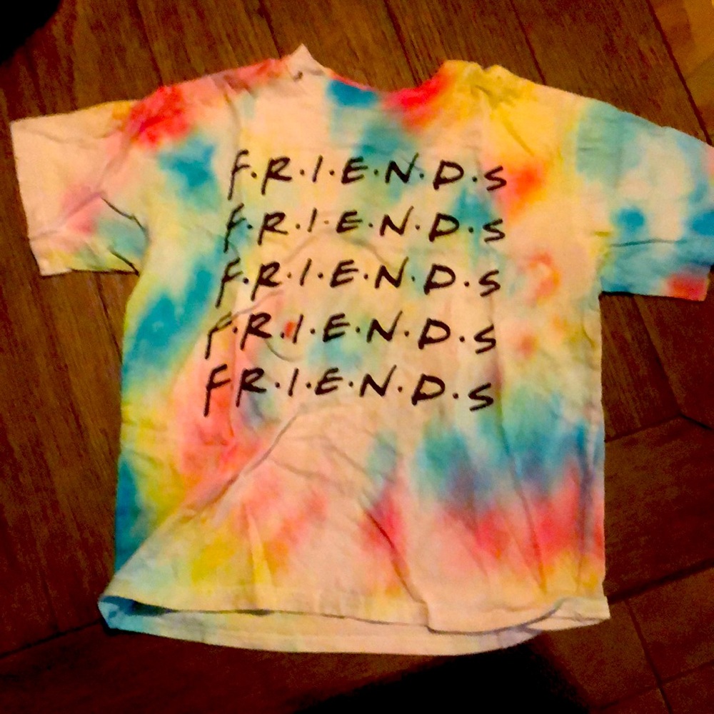 The dye shirt  NO TEARS  awesome quality nothing wrong with fabric